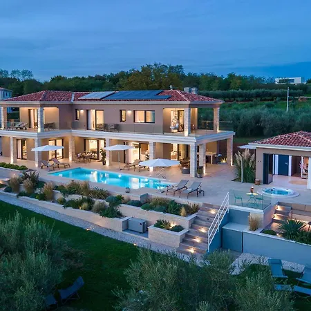 Christall Hébergement de vacances Kaštelir