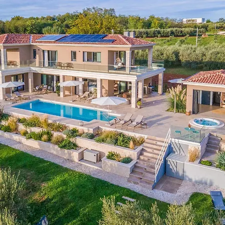 Holiday home Christall