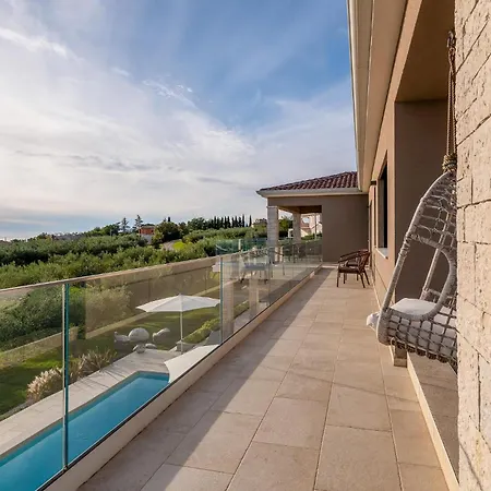 Christall Holiday home Kastelir
