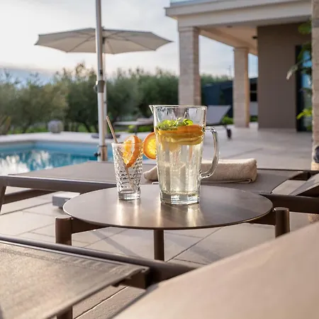 Tatil Evi Christall Kaštelir