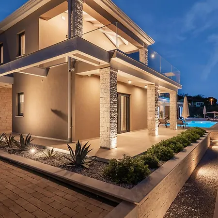 Christall Tatil Evi *