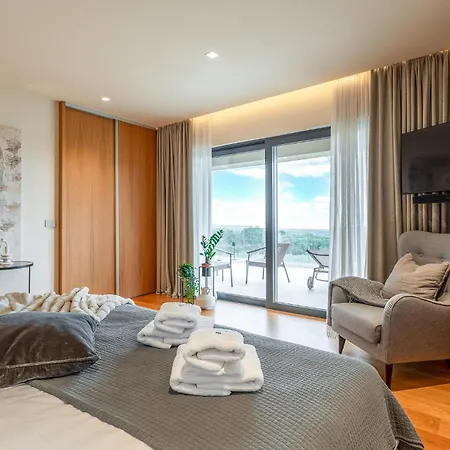 Christall * Kaštelir